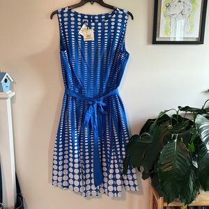 New with tags, Anne Klein lined light weight dress.